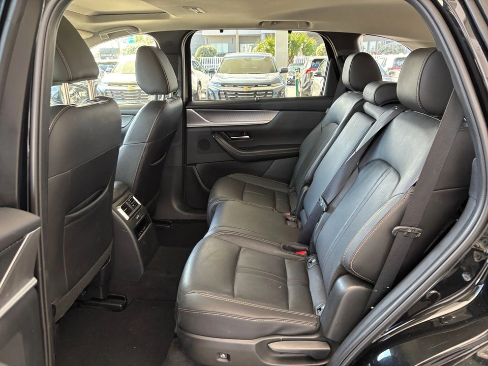 2025 Mazda CX-90 - Image 21 of 31