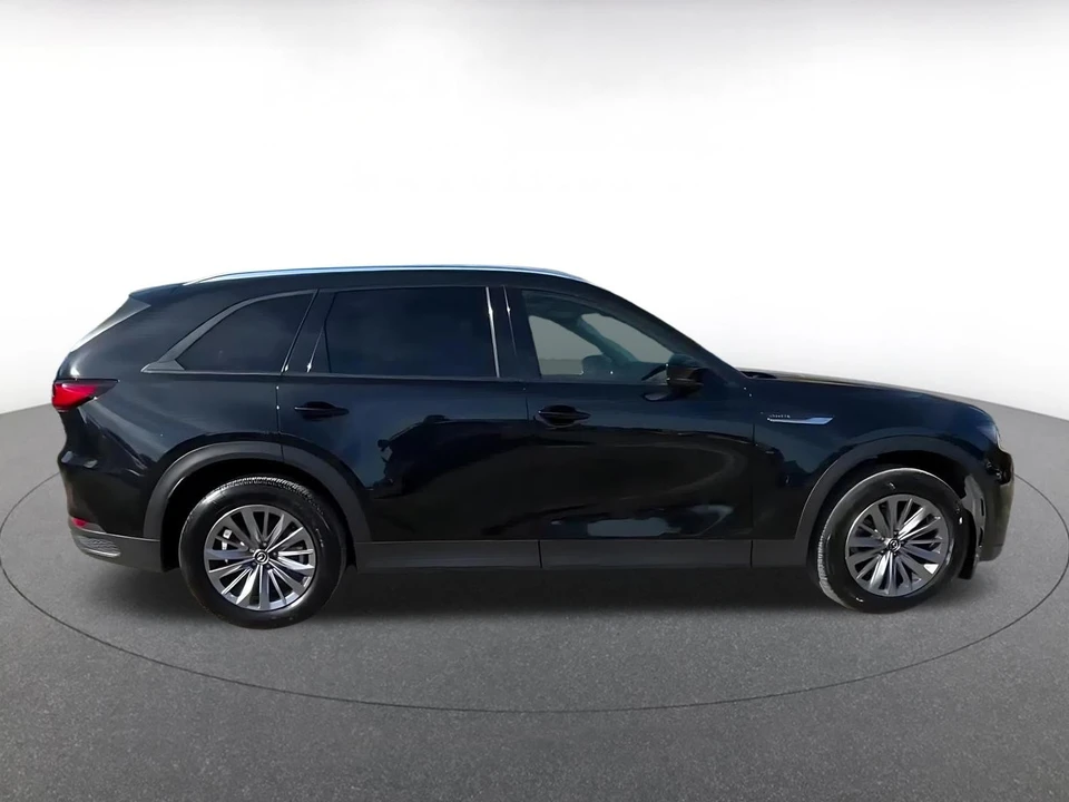 2025 Mazda CX-90 - Image 13 of 31