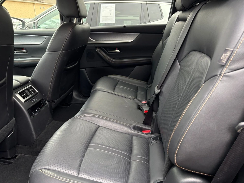 2025 Mazda CX-90 - Image 25 of 31