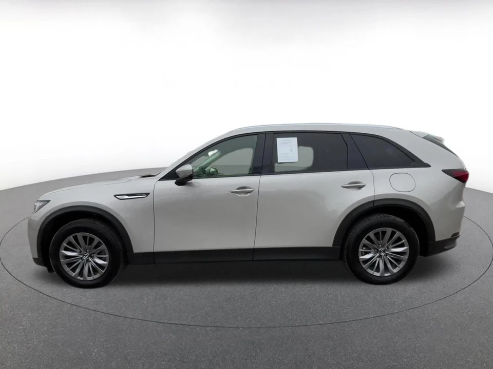 2025 Mazda CX-90 - Image 8 of 31