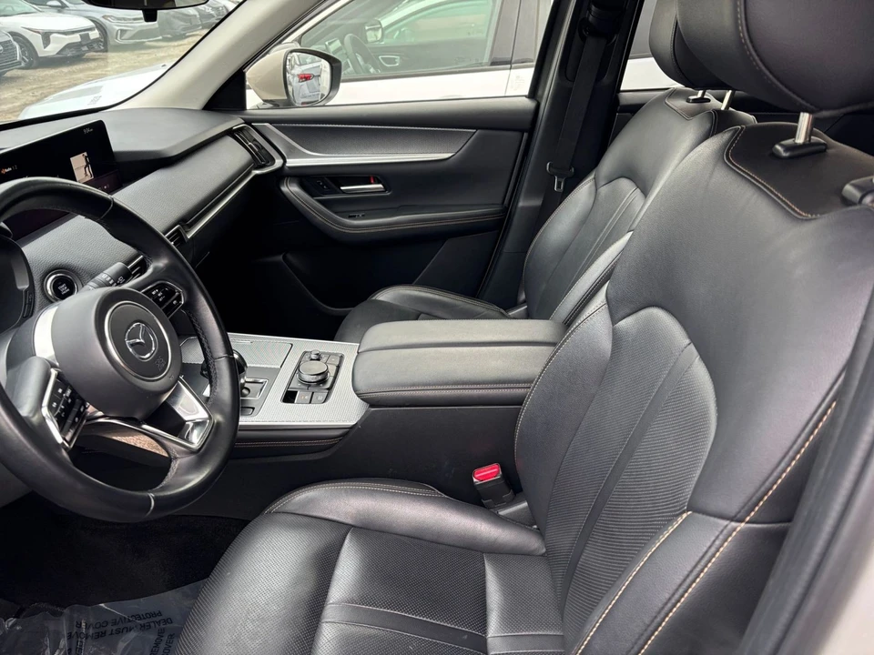 2025 Mazda CX-90 - Image 26 of 31