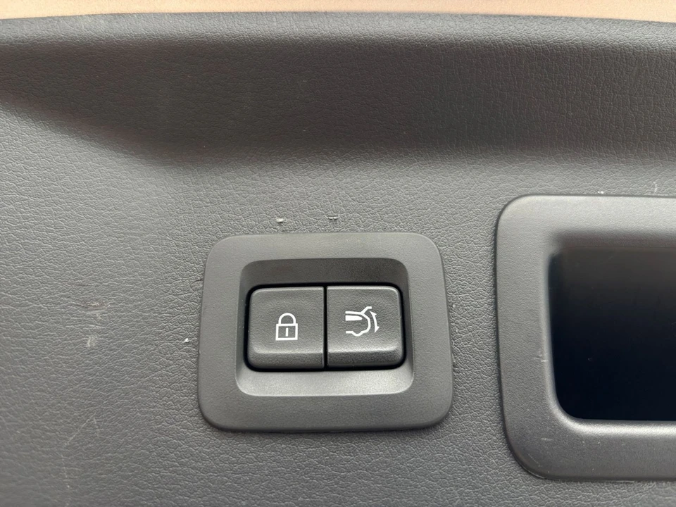 2025 Mazda CX-90 - Image 22 of 31
