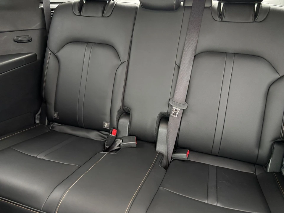 2025 Mazda CX-90 - Image 29 of 31