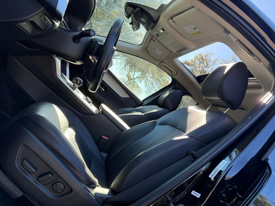 2025 Mazda CX-90 - Image 19 of 31