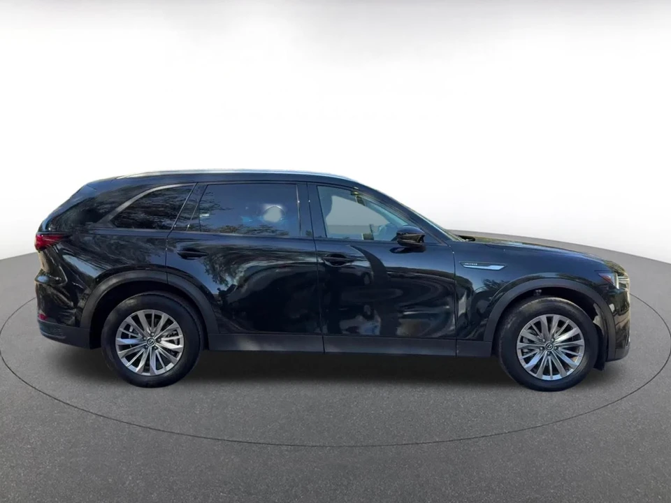 2025 Mazda CX-90 - Image 13 of 31
