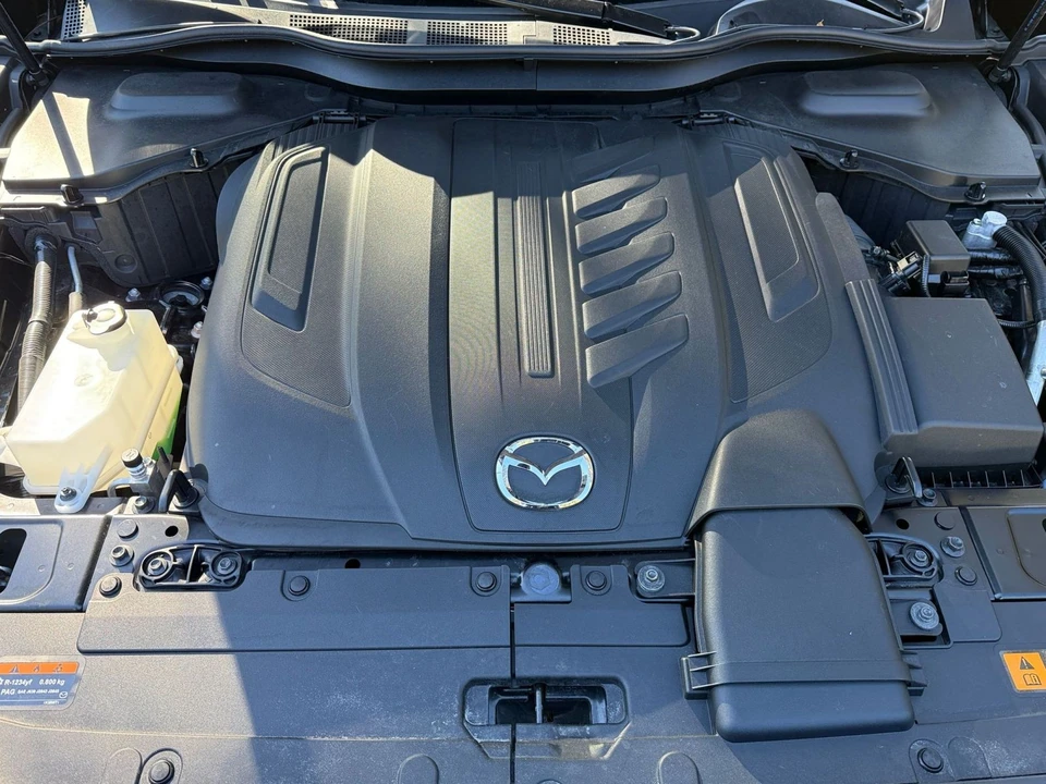 2025 Mazda CX-90 - Image 24 of 31