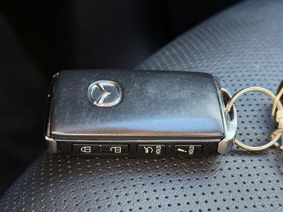 2025 Mazda CX-90 - Image 16 of 31