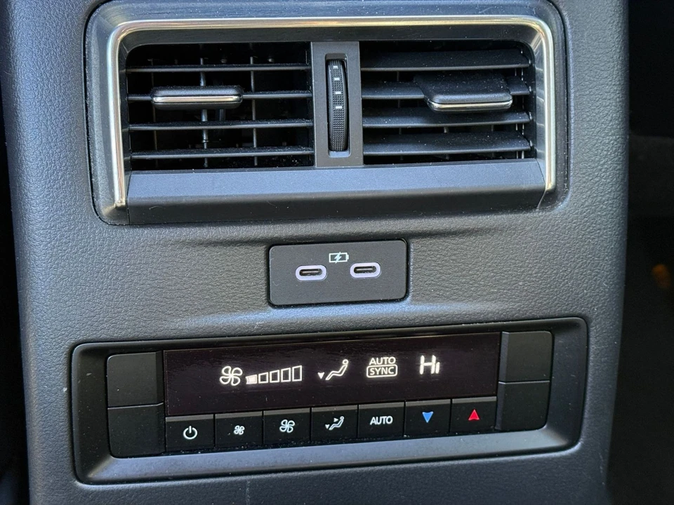 2025 Mazda CX-90 - Image 14 of 31