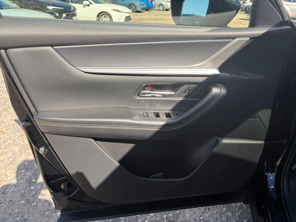 2025 Mazda CX-90 - Image 15 of 31