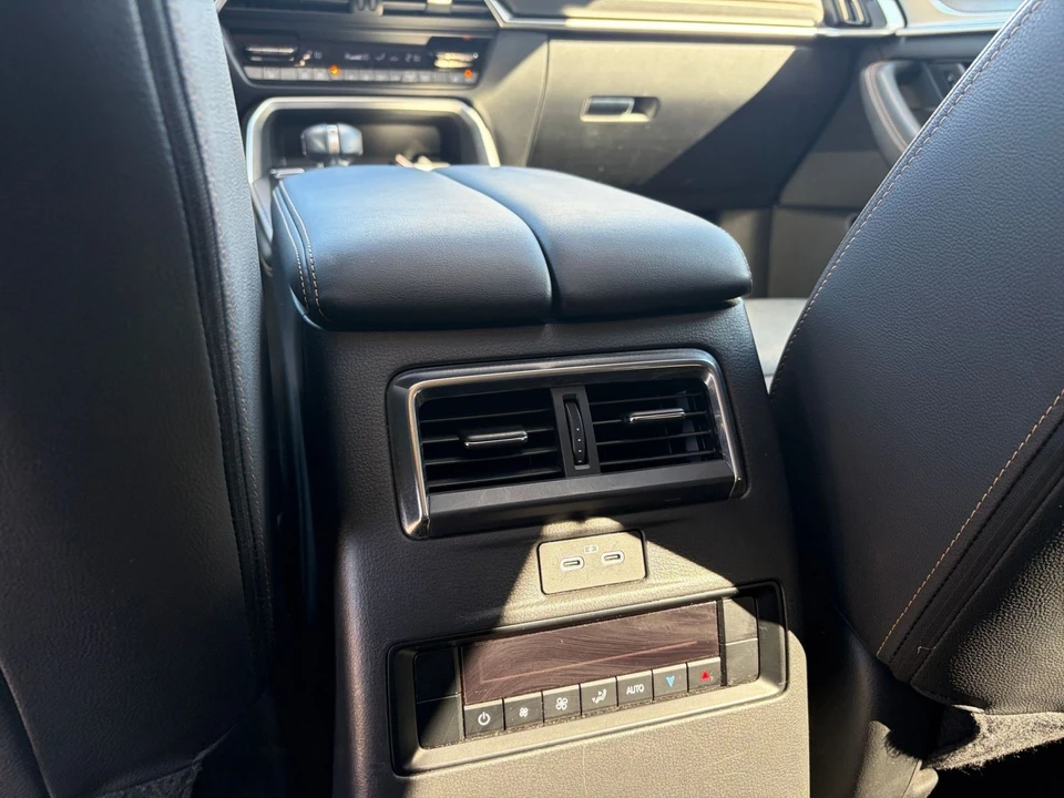 2025 Mazda CX-90 - Image 20 of 31