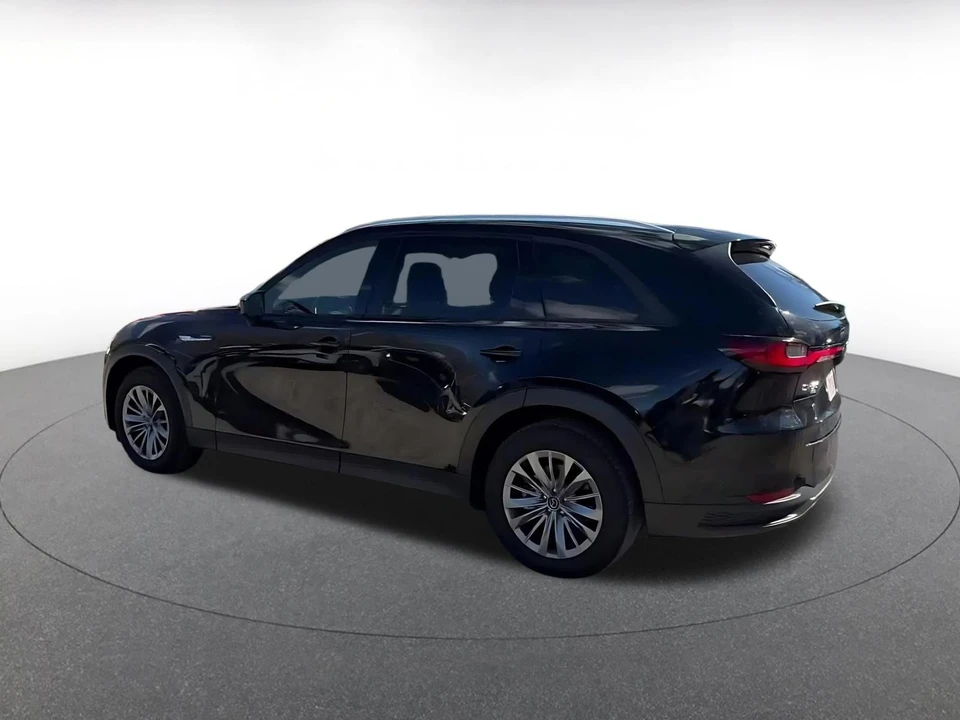 2025 Mazda CX-90 - Image 8 of 31