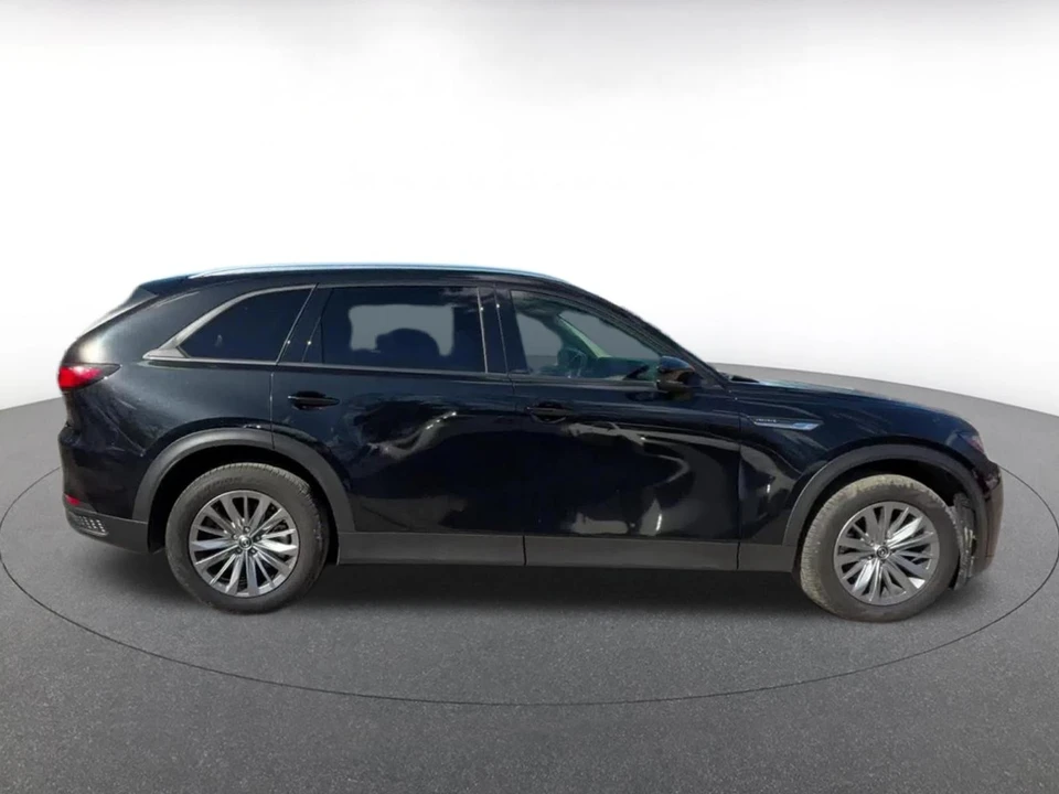 2025 Mazda CX-90 - Image 13 of 31