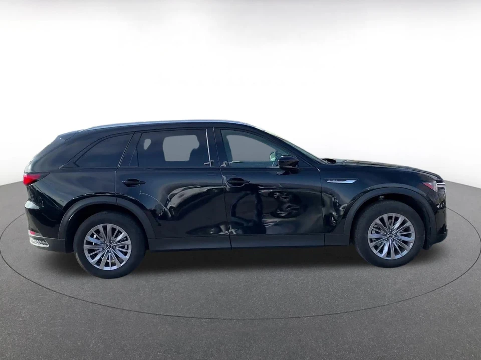 2025 Mazda CX-90 - Image 13 of 31