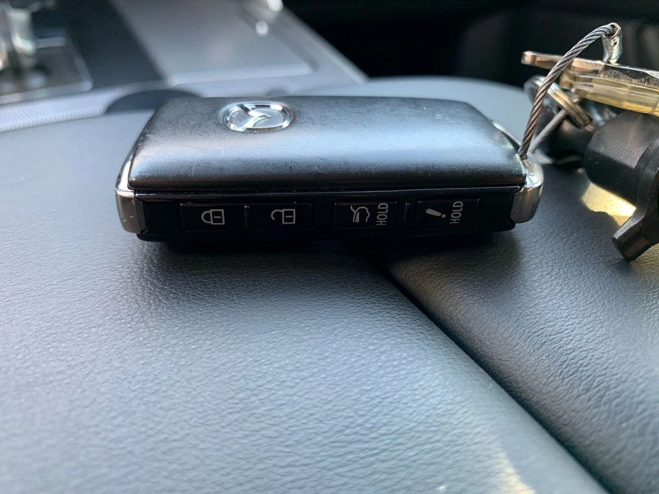 2025 Mazda CX-90 - Image 17 of 31