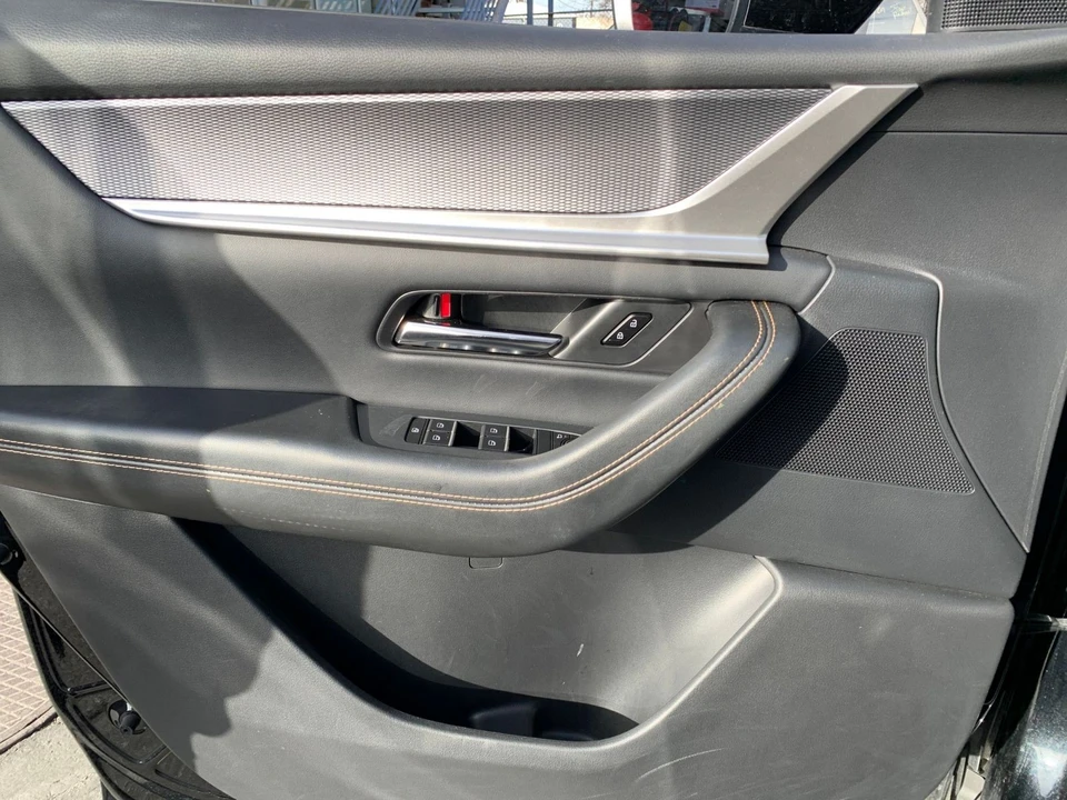 2025 Mazda CX-90 - Image 15 of 31