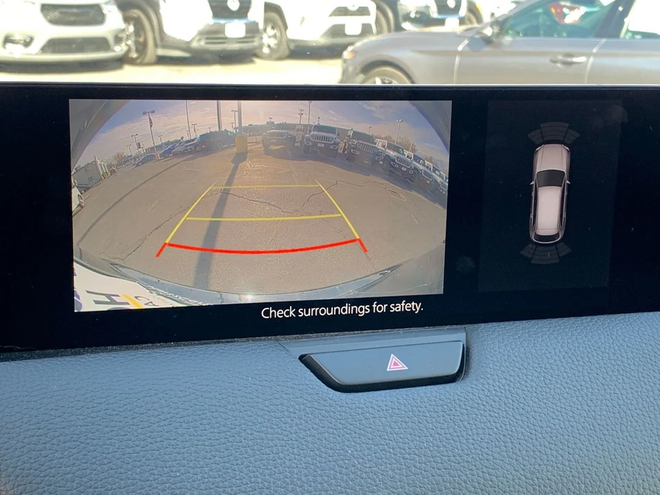 2025 Mazda CX-90 - Image 21 of 31