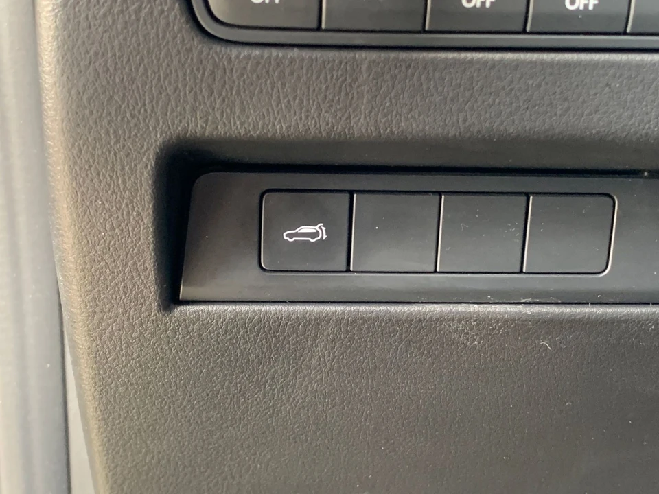 2025 Mazda CX-90 - Image 19 of 31
