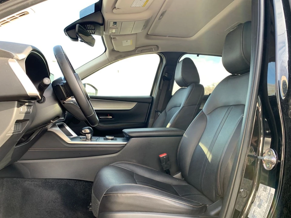 2025 Mazda CX-90 - Image 23 of 31