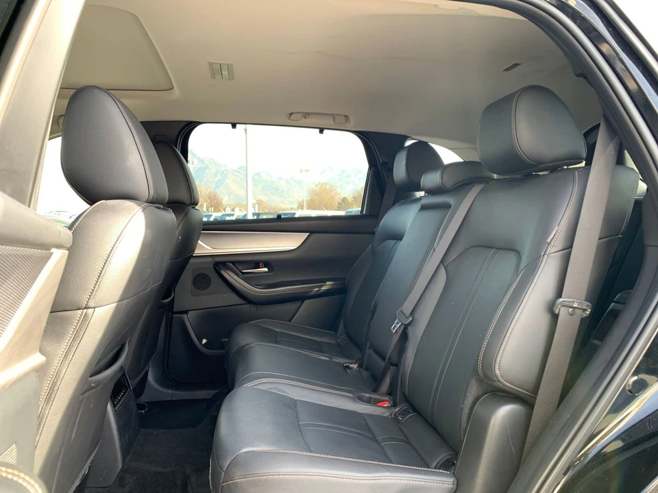 2025 Mazda CX-90 - Image 22 of 31