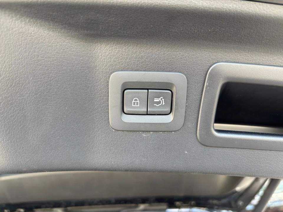2025 Mazda CX-90 - Image 26 of 31