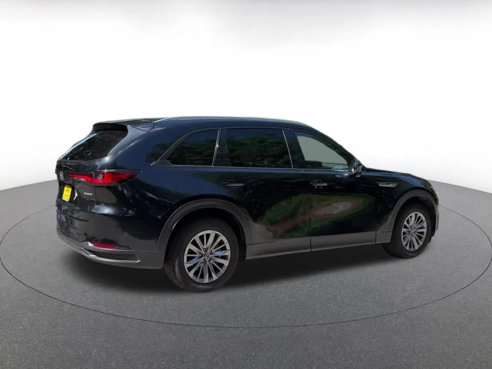 2025 Mazda CX-90 - Image 16 of 31