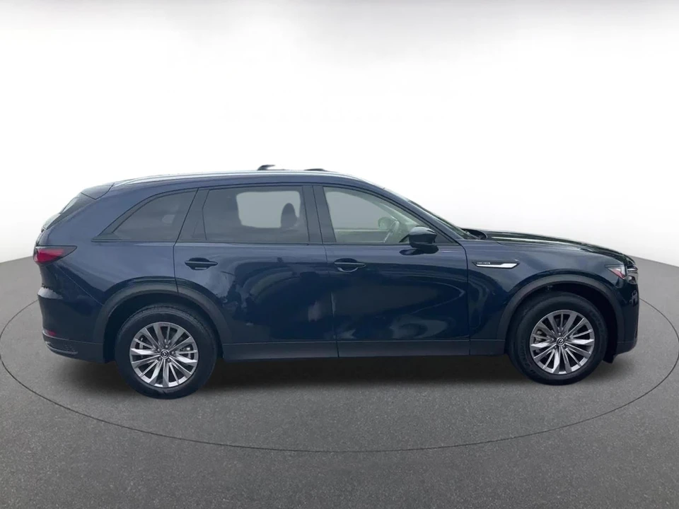 2025 Mazda CX-90 - Image 13 of 31