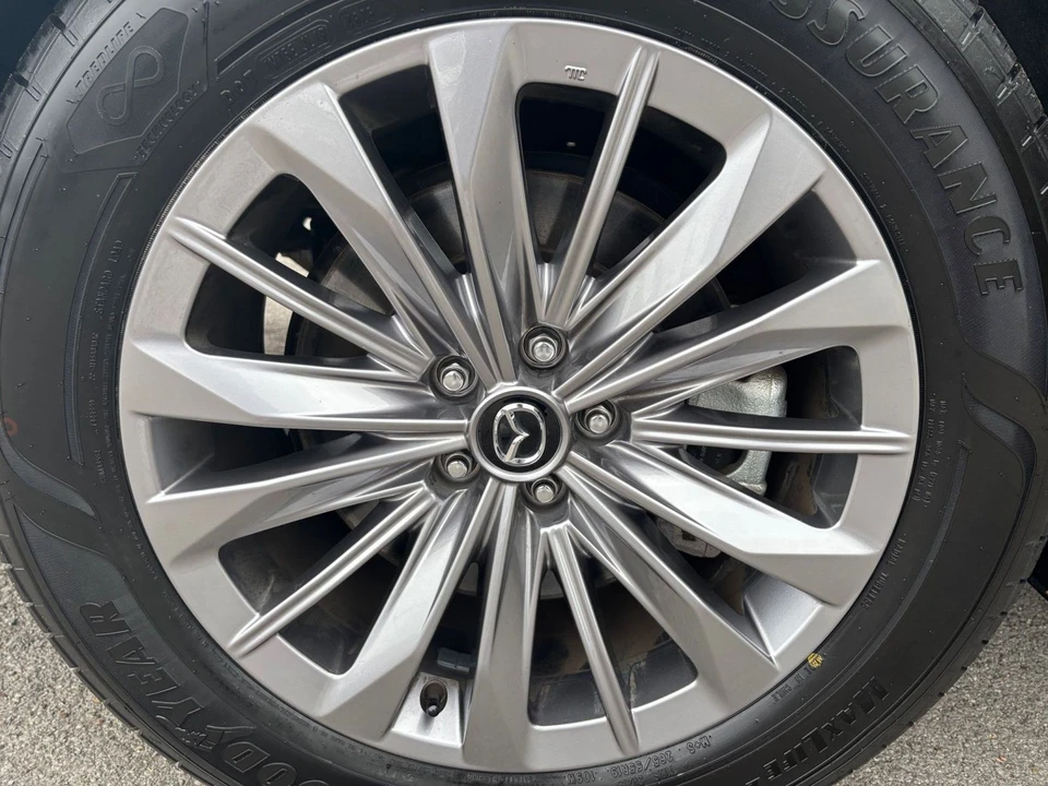 2025 Mazda CX-90 - Image 28 of 31