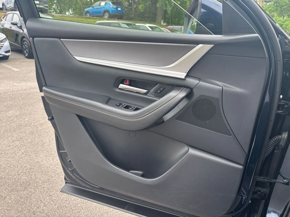 2025 Mazda CX-90 - Image 15 of 31