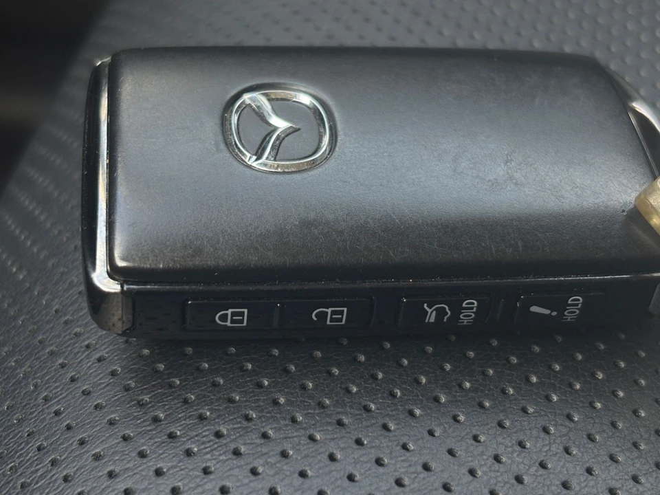 2025 Mazda CX-90 - Image 21 of 31