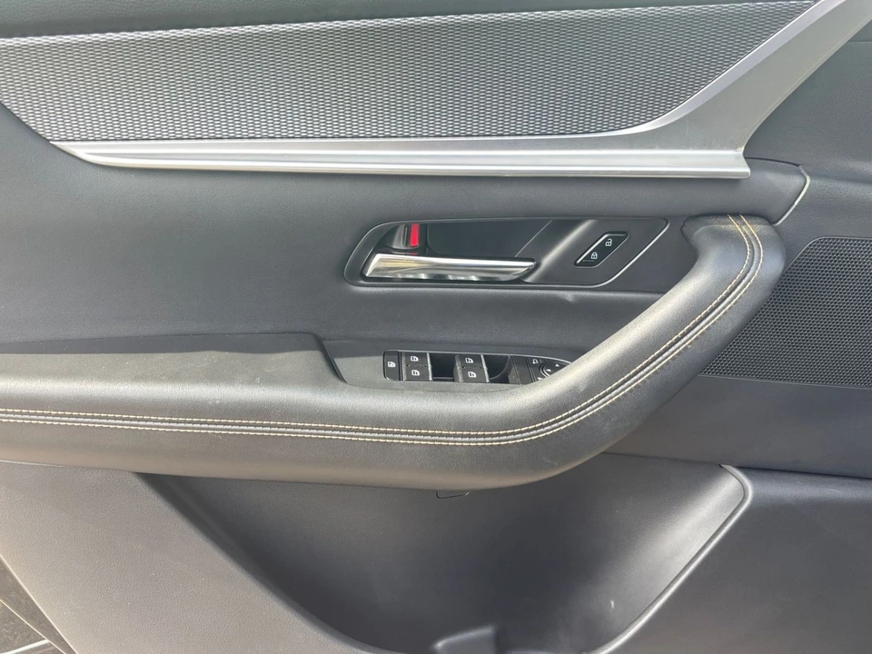 2025 Mazda CX-90 - Image 20 of 31