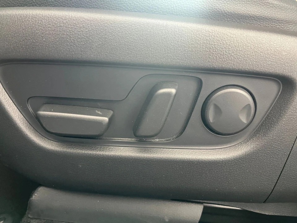 2025 Mazda CX-90 - Image 19 of 31