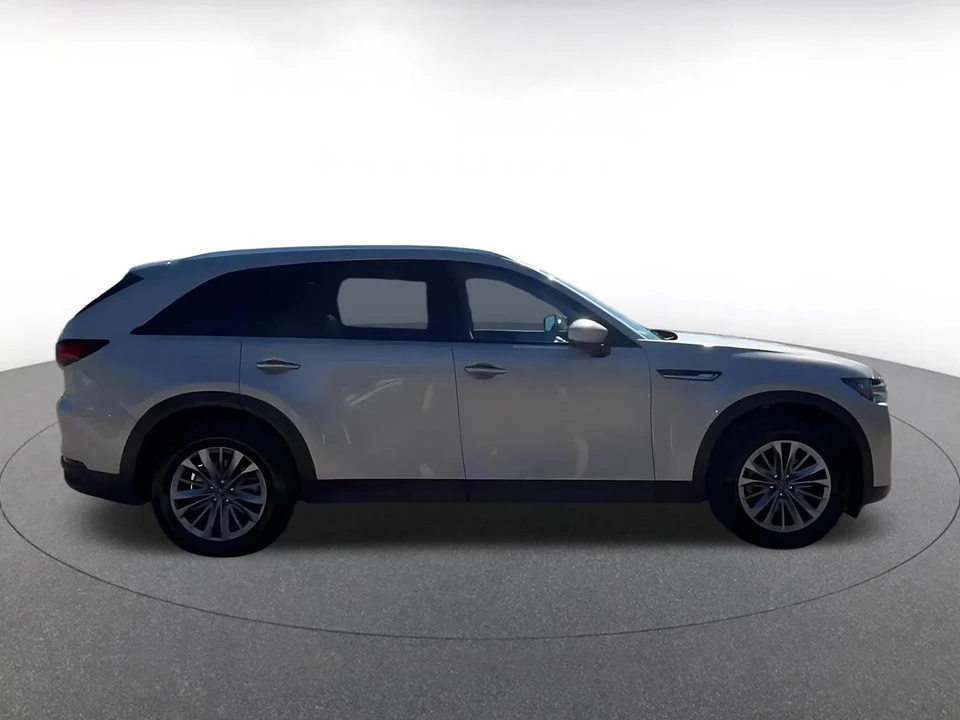 2025 Mazda CX-90 - Image 11 of 31