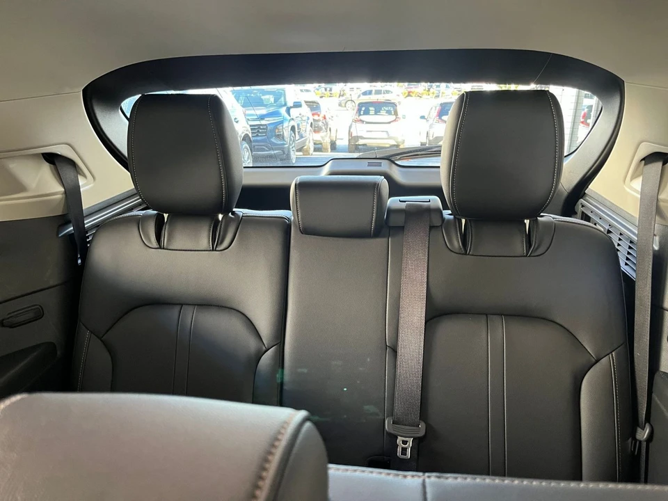 2025 Mazda CX-90 - Image 26 of 31