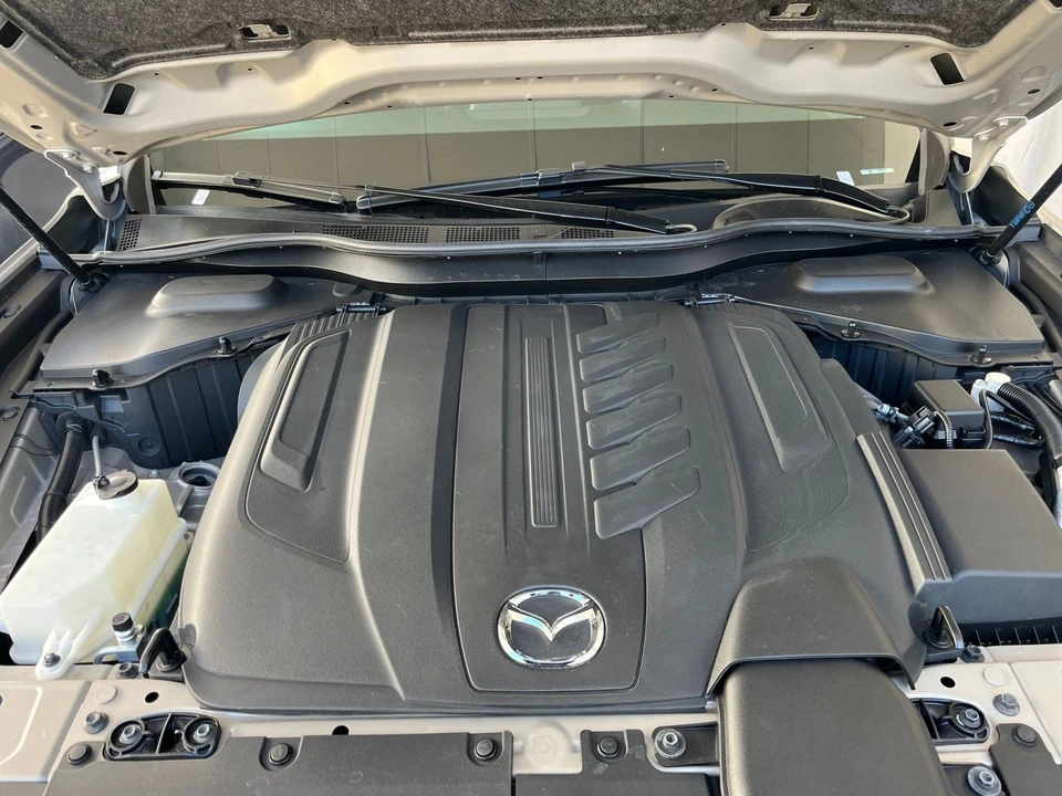 2025 Mazda CX-90 - Image 30 of 31