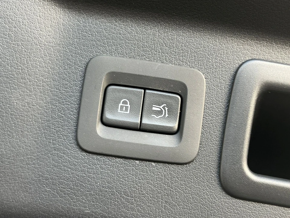 2025 Mazda CX-90 - Image 25 of 31