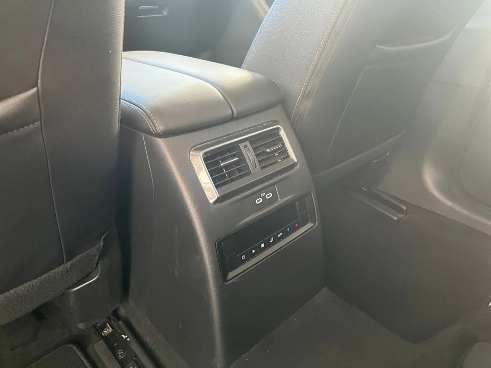 2025 Mazda CX-90 - Image 20 of 31