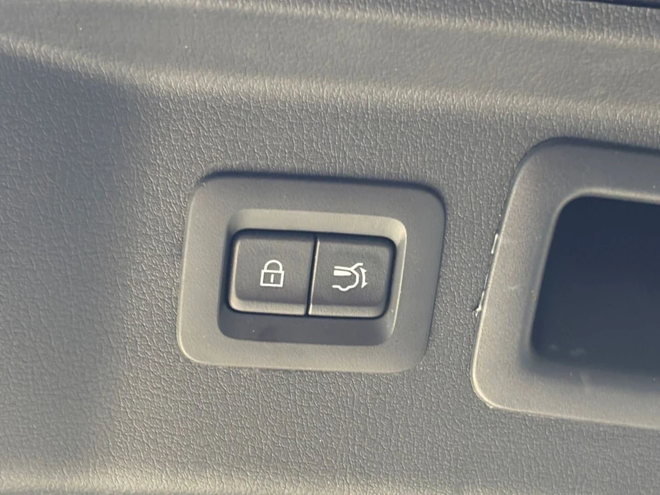 2025 Mazda CX-90 - Image 20 of 31