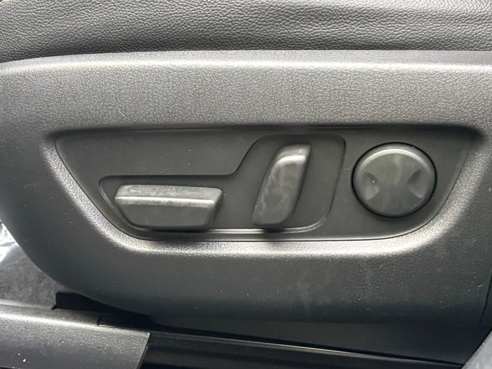 2025 Mazda CX-90 - Image 24 of 31