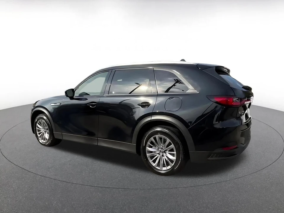 2025 Mazda CX-90 - Image 8 of 31