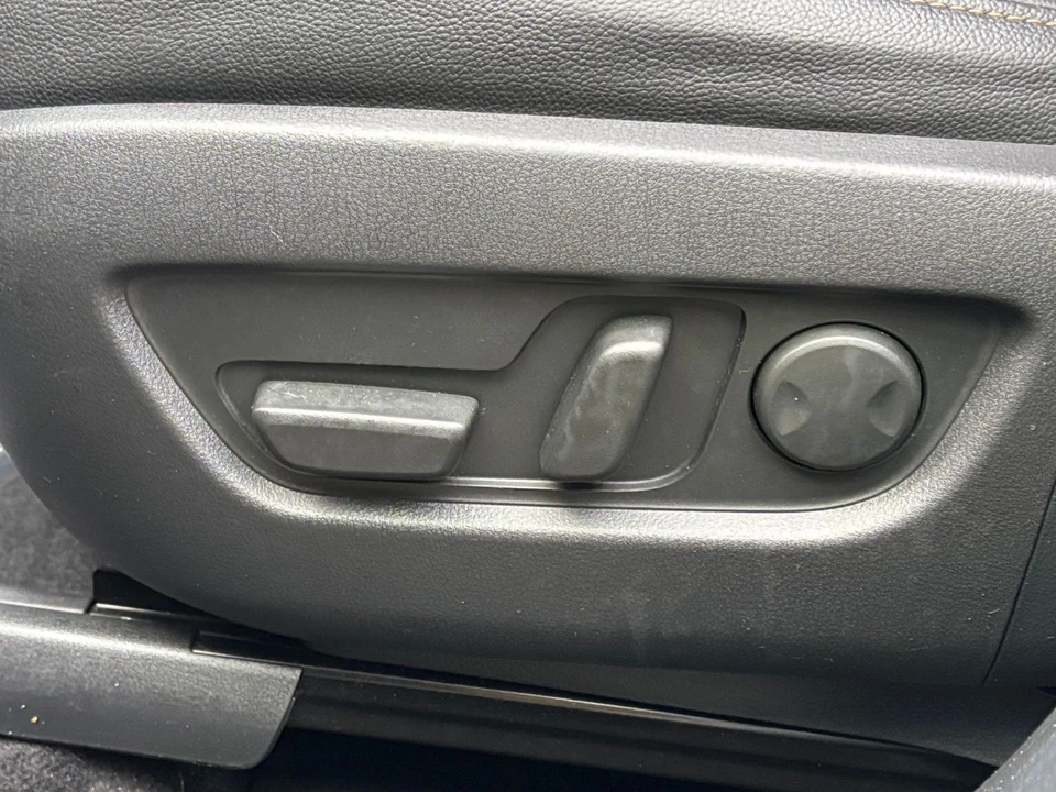 2025 Mazda CX-90 - Image 19 of 31
