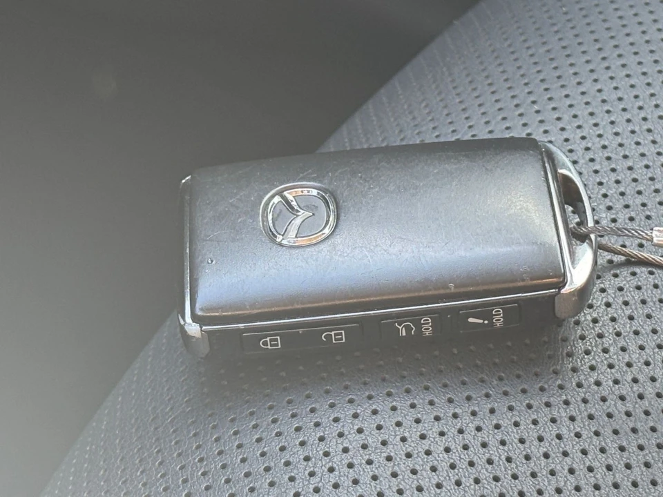 2025 Mazda CX-90 - Image 18 of 31
