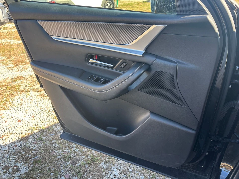 2025 Mazda CX-90 - Image 16 of 31