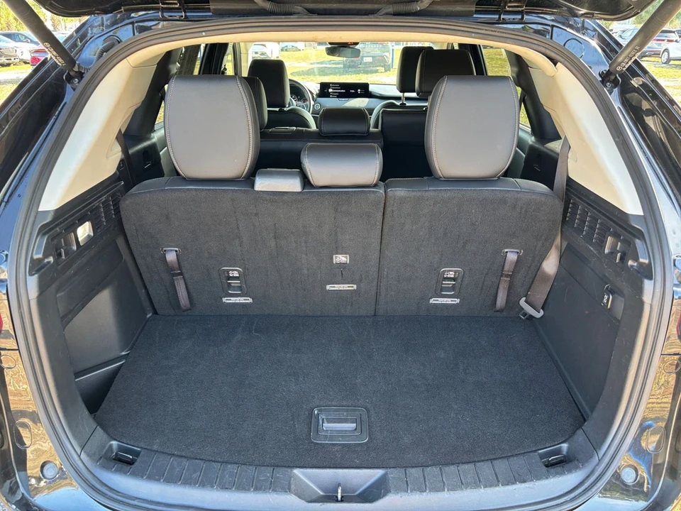 2025 Mazda CX-90 - Image 29 of 31