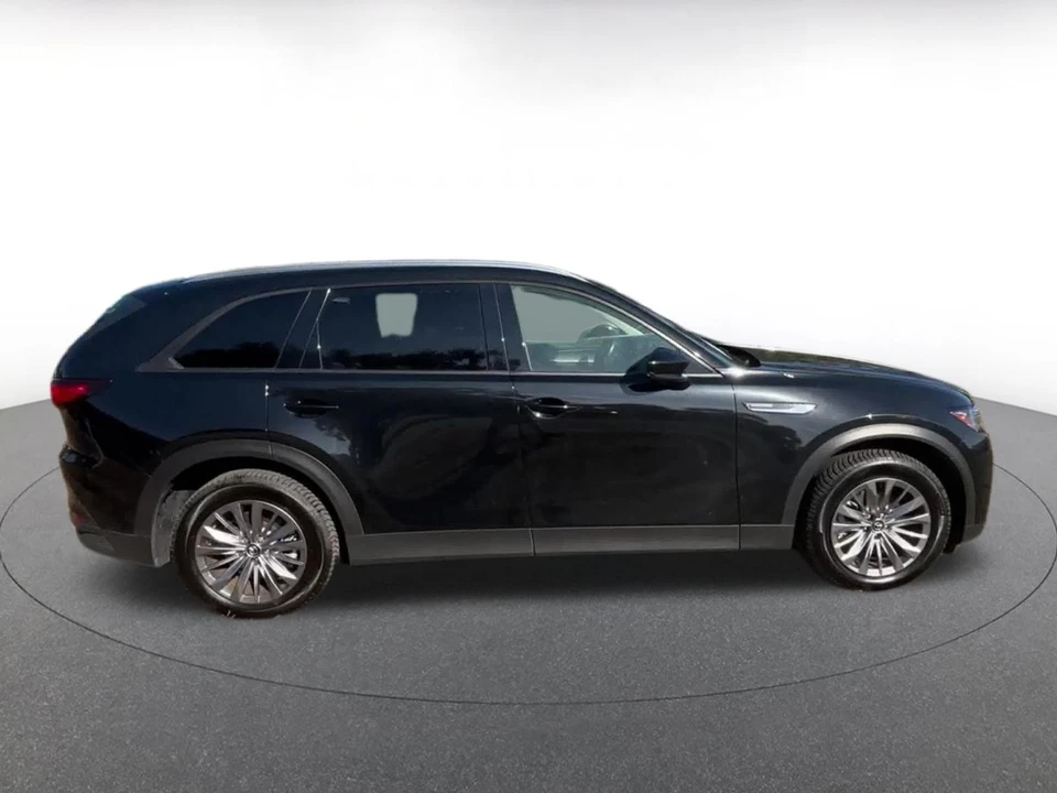 2025 Mazda CX-90 - Image 13 of 31