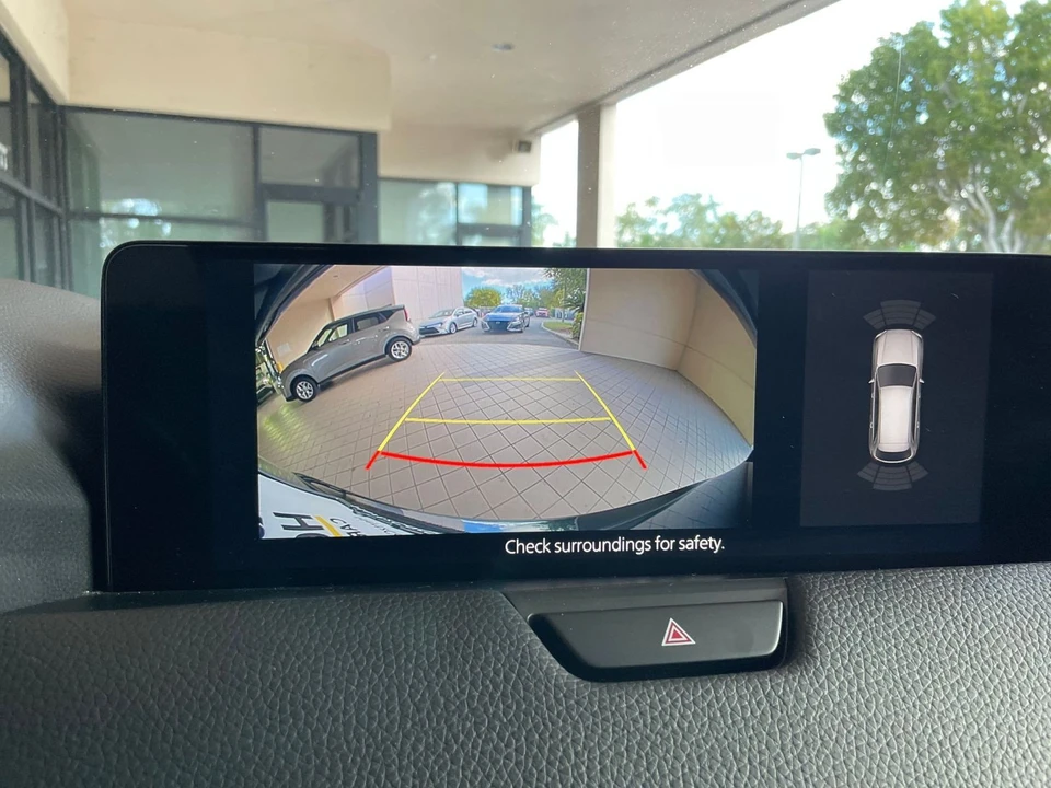 2025 Mazda CX-90 - Image 15 of 31