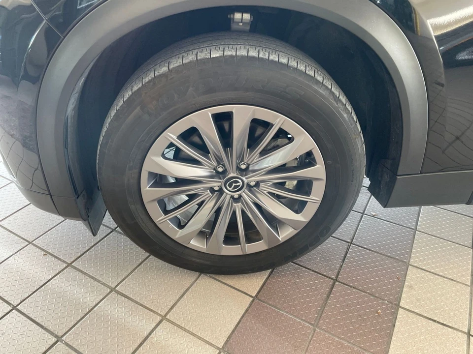 2025 Mazda CX-90 - Image 24 of 31