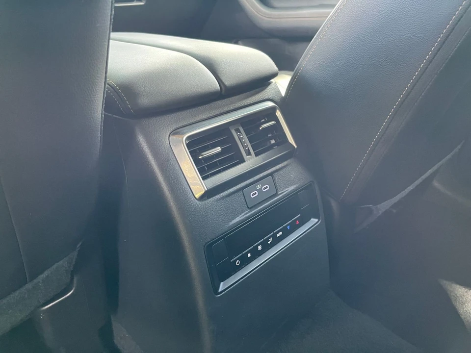 2025 Mazda CX-90 - Image 26 of 31