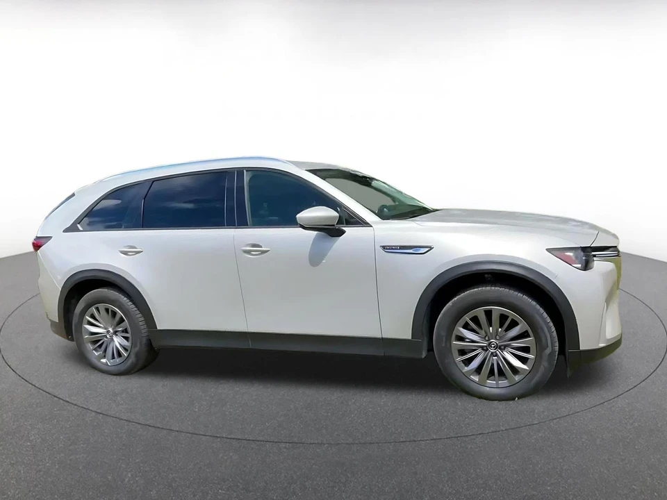 2025 Mazda CX-90 - Image 17 of 31