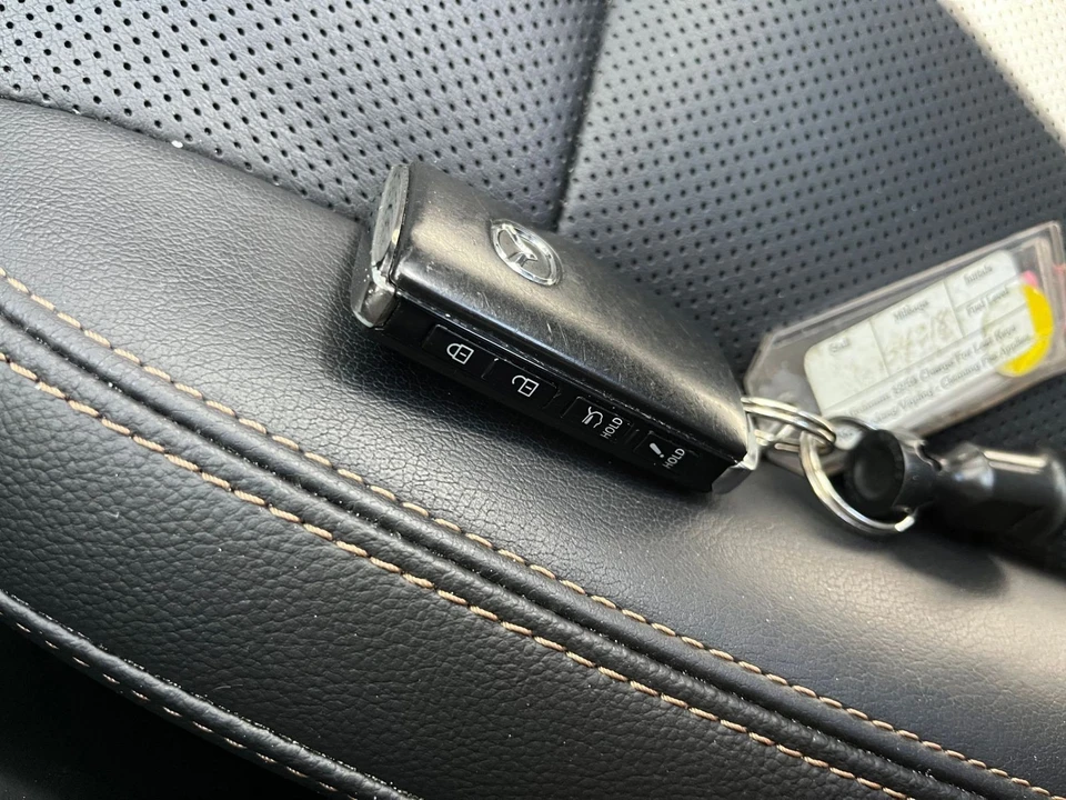 2025 Mazda CX-90 - Image 22 of 31