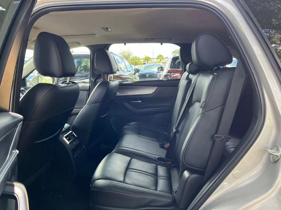 2025 Mazda CX-90 - Image 28 of 31